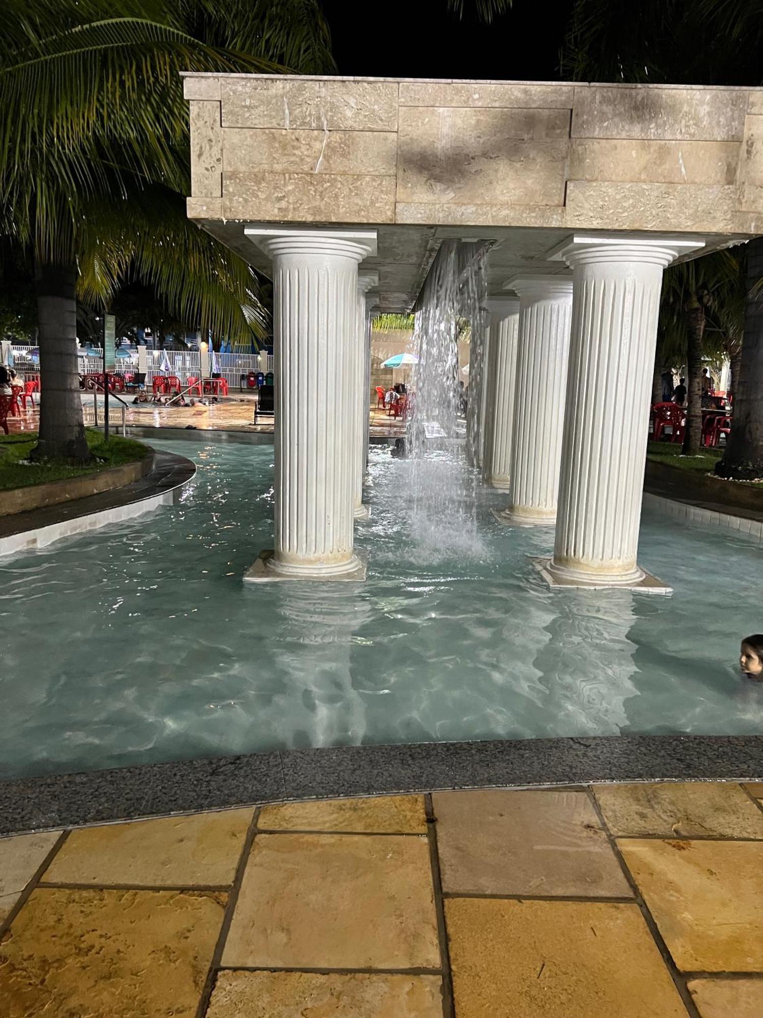 Apto Completo Com Parque Aquatico 24 Horas Lacqua Diroma Caldas Novas Exterior photo